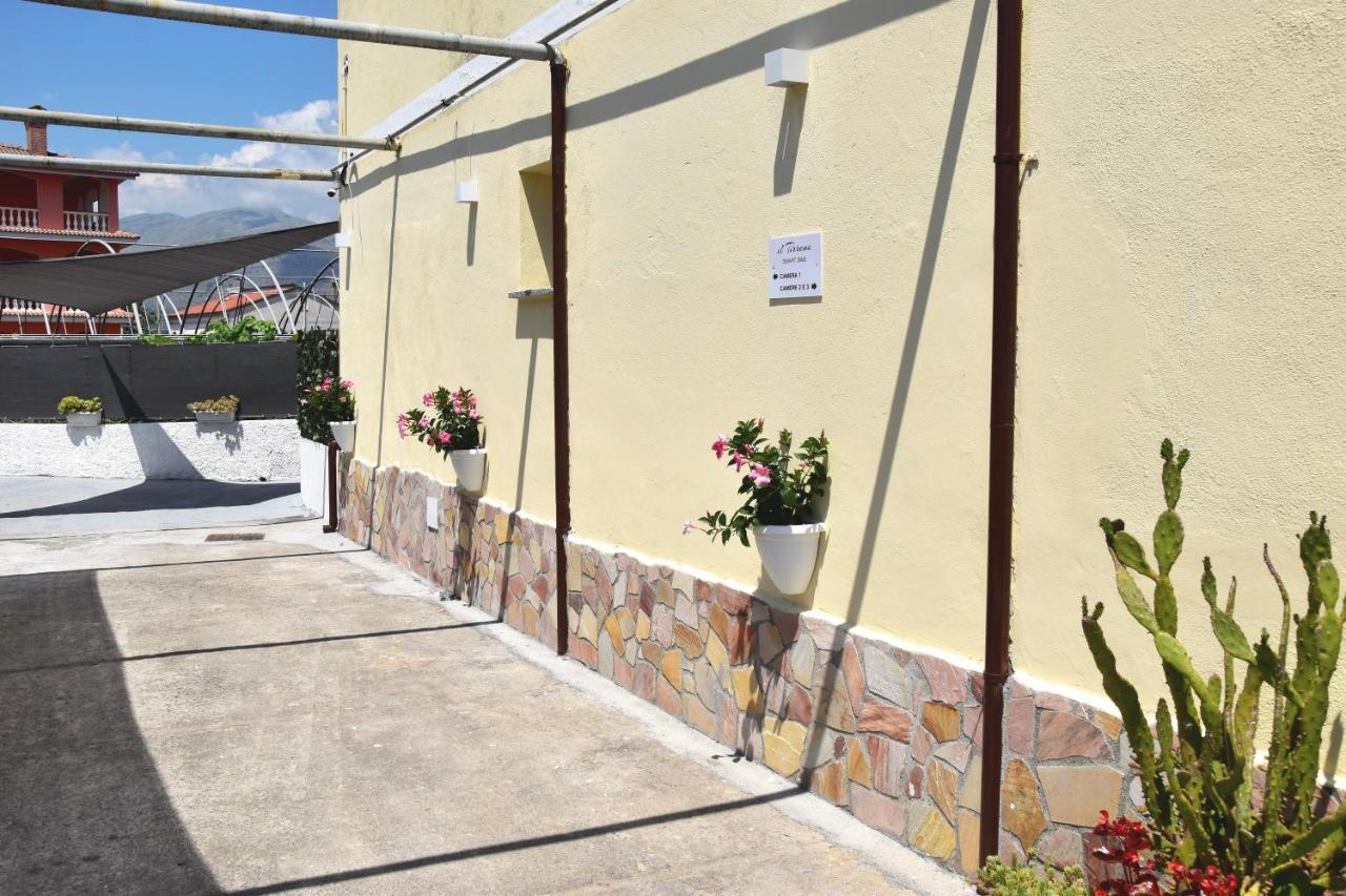 B&B Il Tirreno Cipollina Екстер'єр фото